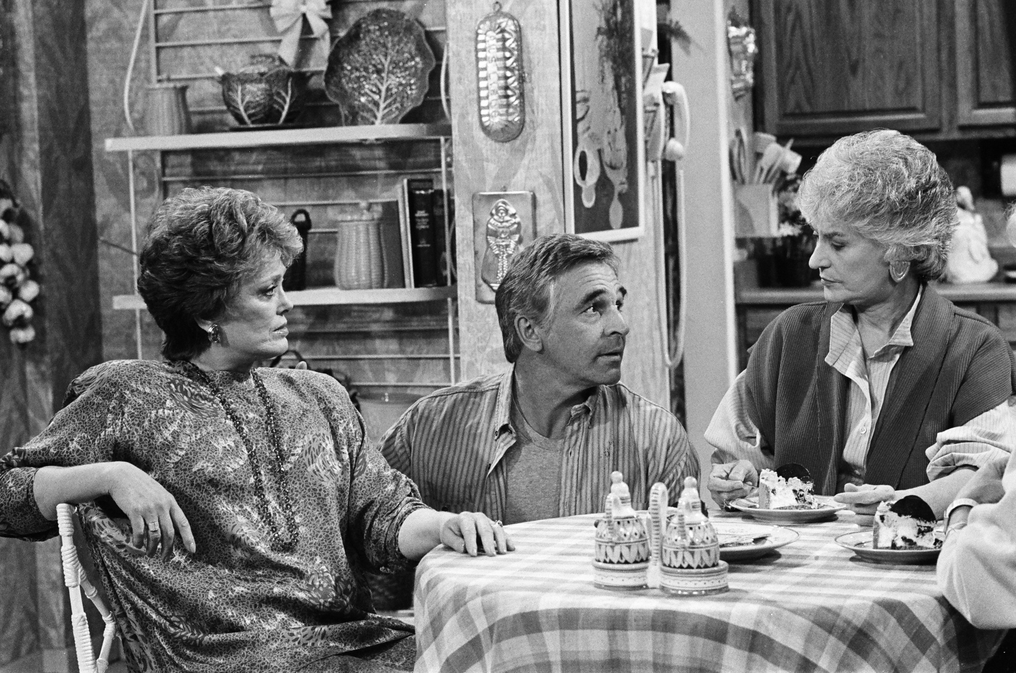 Still of Rue McClanahan, Bea Arthur and Donnelly Rhodes in The Golden Girls (1985)