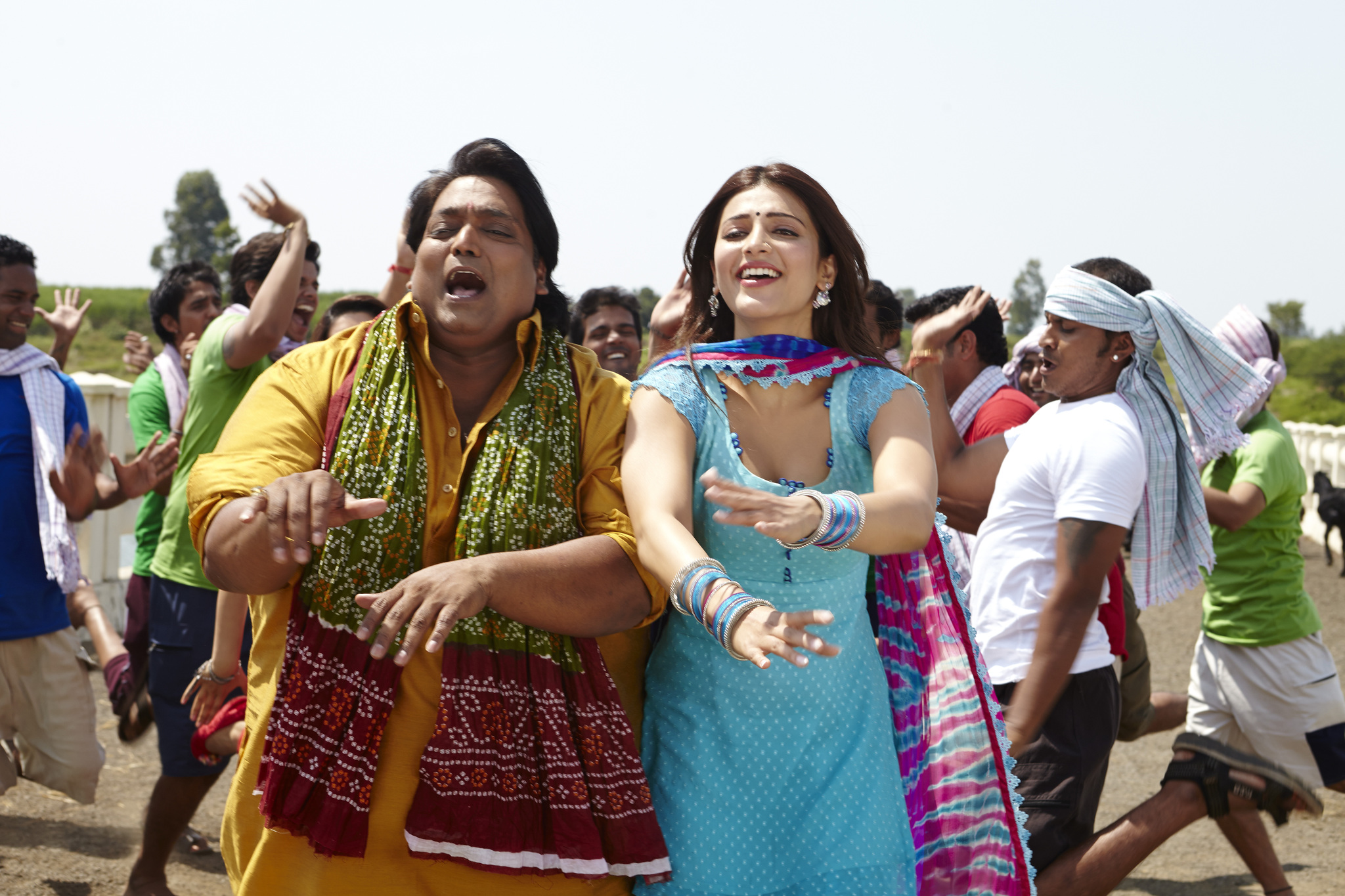 Still of Ganesh Acharya and Shruti K. Haasan in Ramaiya Vastavaiya (2013)