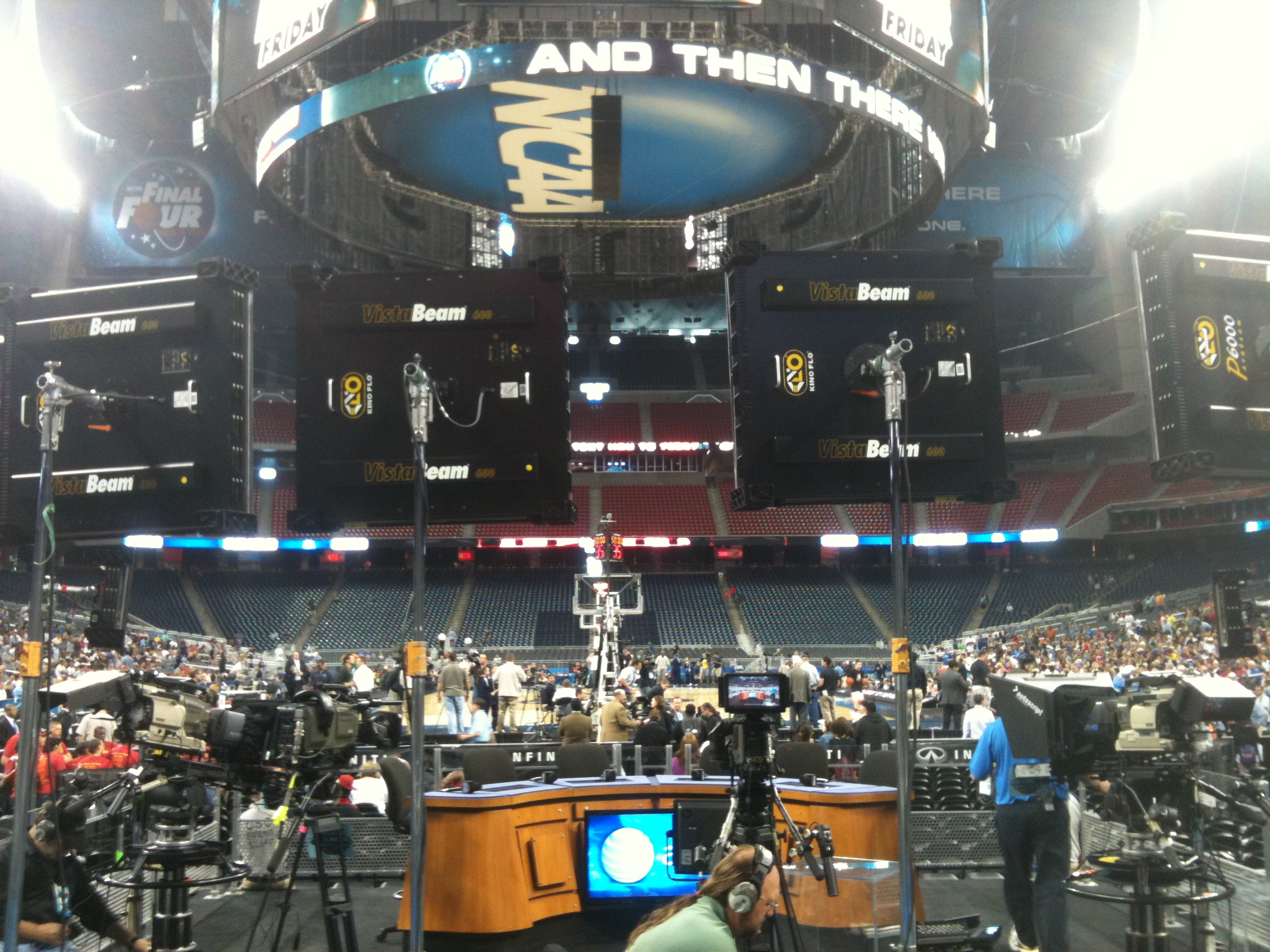 Final Four 2011 CBS Desk.