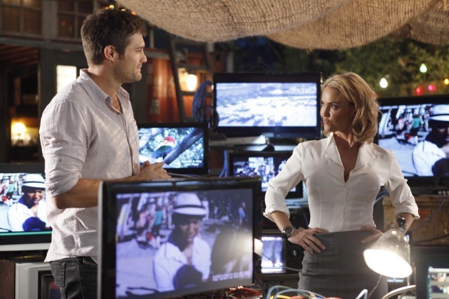 Still of Geoff Stults and Kelly Carlson in The Finder (2012)