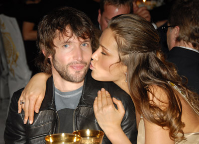 Petra Nemcova and James Blunt at event of The 79th Annual Academy Awards (2007)