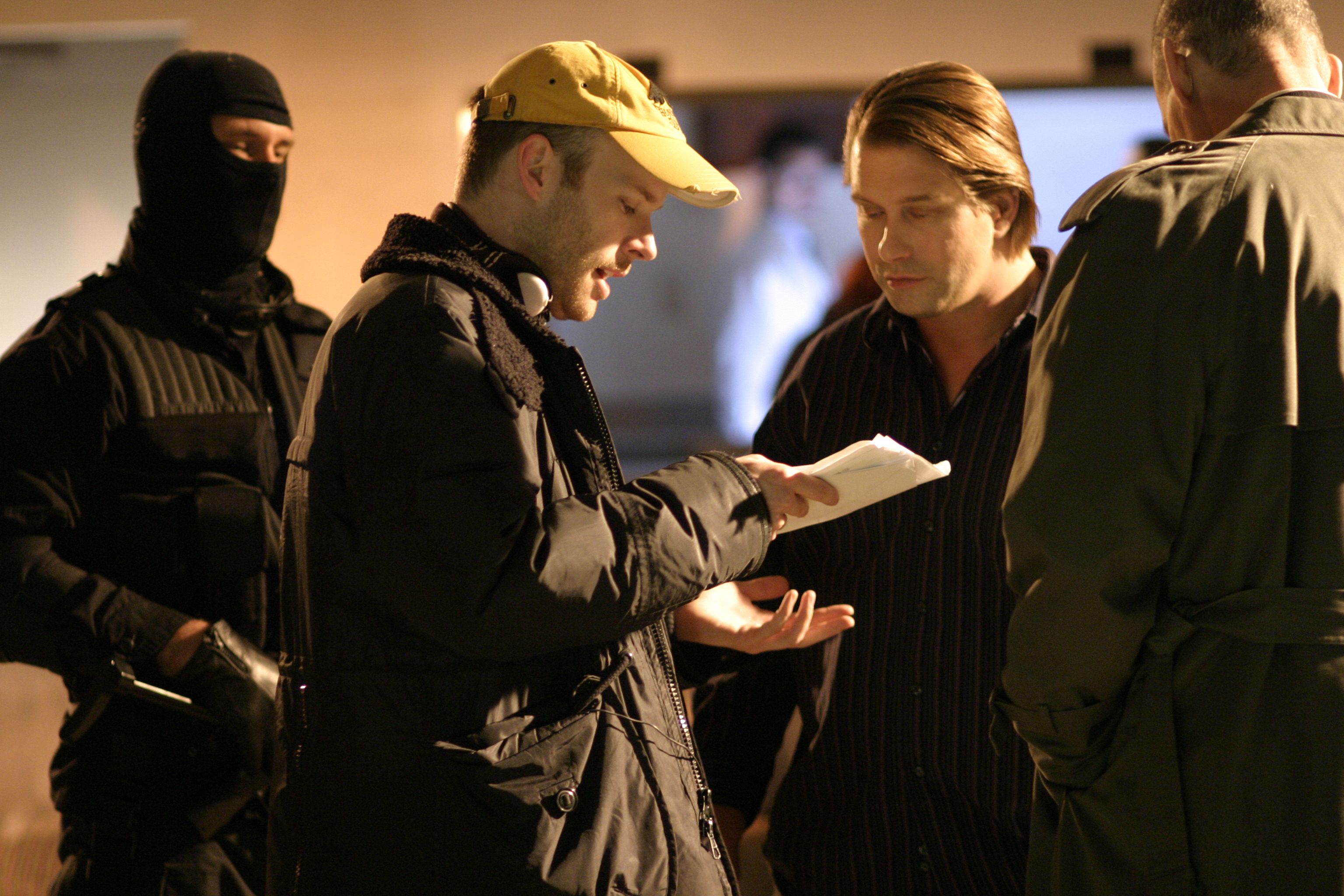 Directing Stephen Baldwin on the set of Dark Storm (2006)