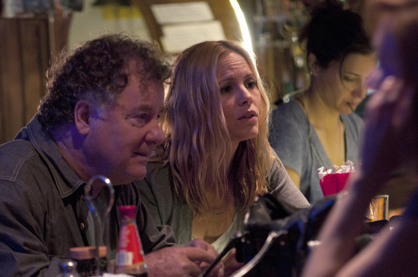 Still of Maria Bello and Peter Gerety in Prime Suspect (2011)