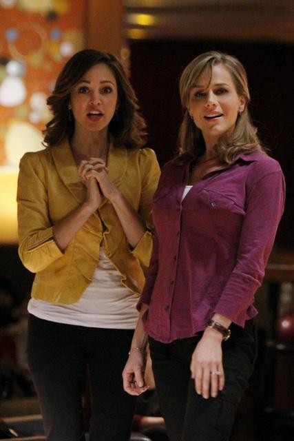 Still of Julie Benz and Autumn Reeser in No Ordinary Family (2010)