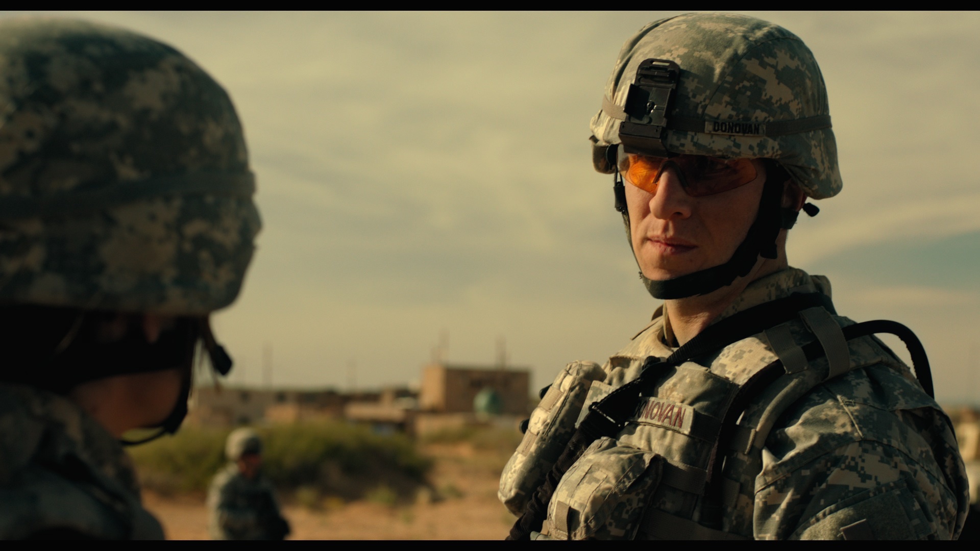 Still of Pablo Schreiber in Fort Bliss (2014)