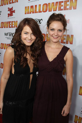 Scout Taylor-Compton and Hanna Hall at event of Halloween (2007)