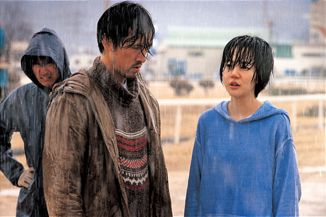 Still of Oh-seong Yu and Su-jeong Lim in Gakseoltang (2006)