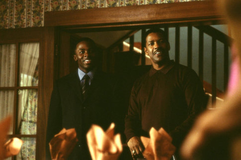Still of Denzel Washington and Derek Luke in Antwone Fisher (2002)