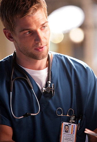 Still of Mike Vogel in Miami Medical (2010)