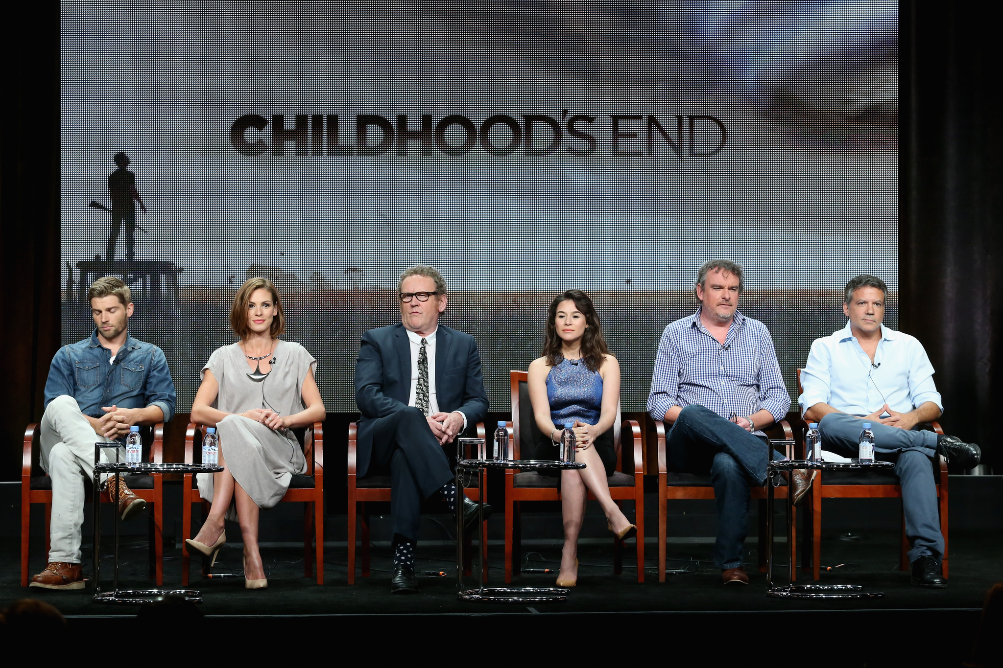 Colm Meaney, Michael De Luca, Matthew Graham, Yael Stone, Mike Vogel and Daisy Betts at event of Childhood's End (2015)