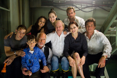 Richard Dreyfuss, Wolfgang Petersen, Kurt Russell, Emmy Rossum, Jacinda Barrett, Josh Lucas, Mía Maestro, Mike Vogel and Jimmy Bennett in Poseidon (2006)