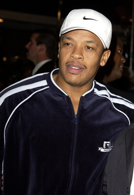 Dr. Dre at event of 8 mylia (2002)