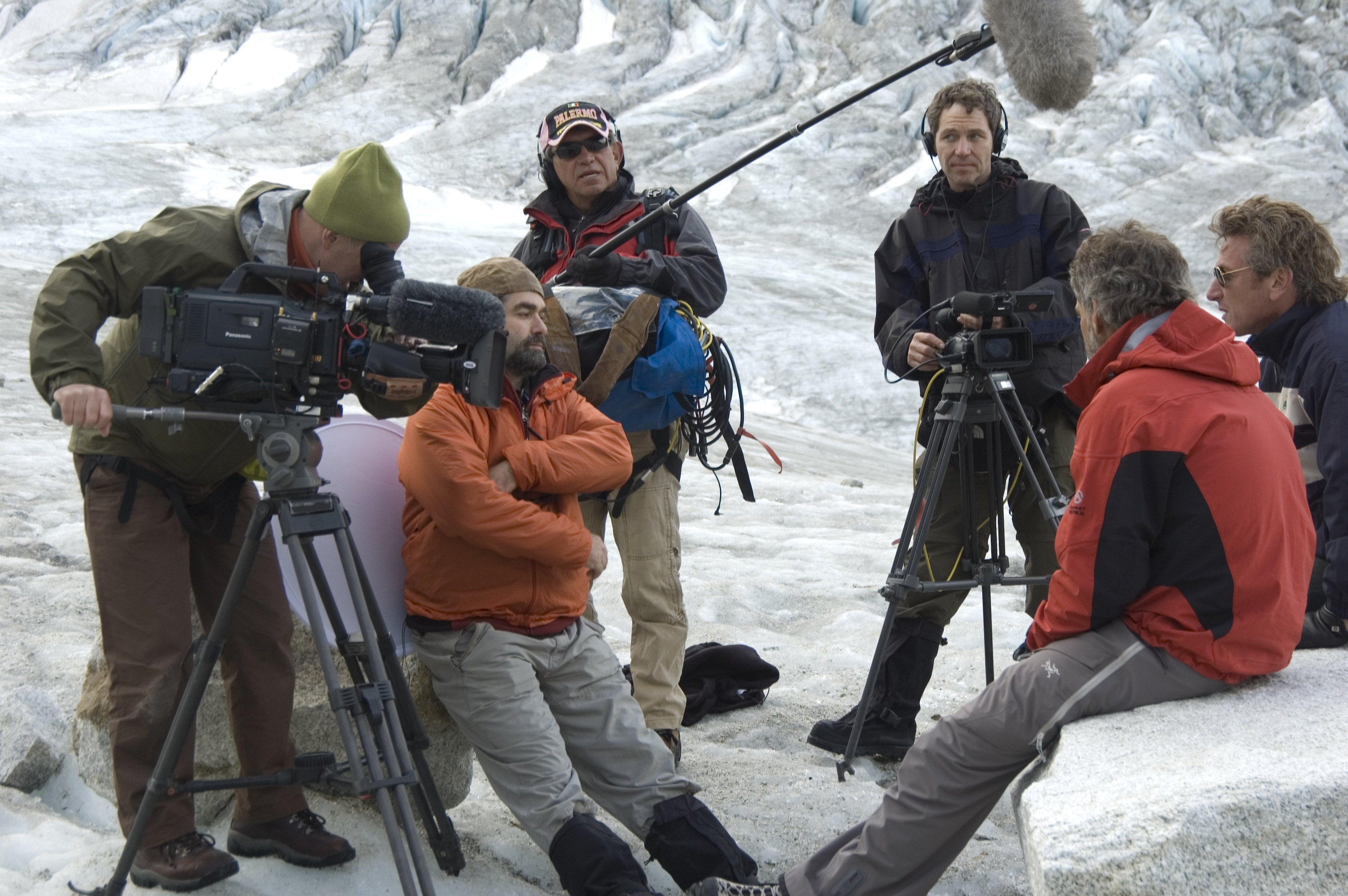 Sean Penn, Joe Berlinger and Jon Krakauer in Iconoclasts (2005)