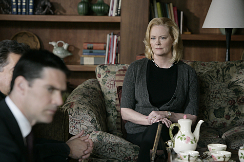 Still of Cybill Shepherd and Thomas Gibson in Nusikalstami protai (2005)