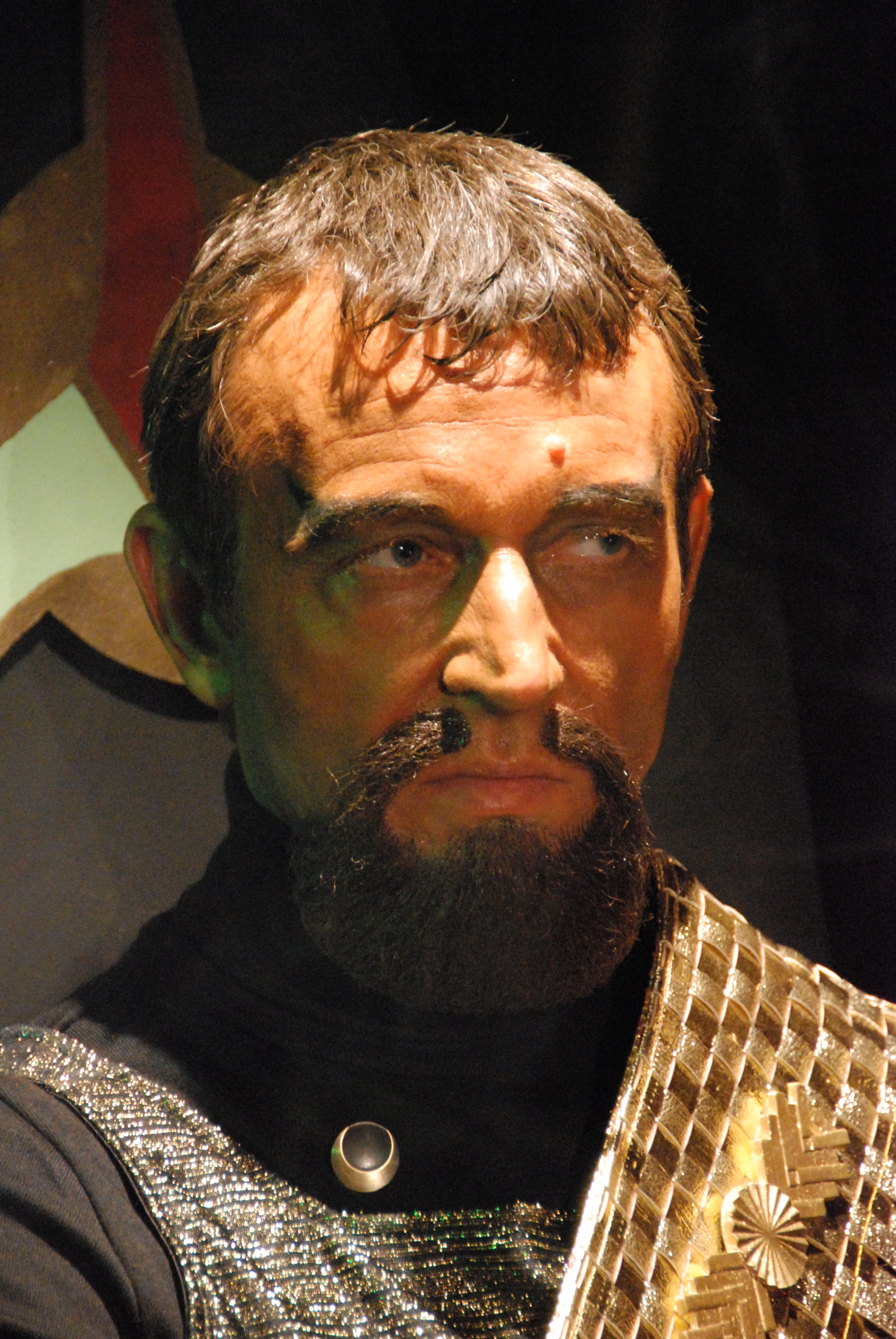 John Carrigan as Klingon Captain 