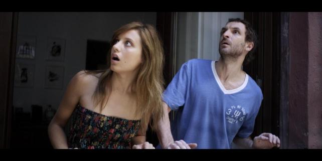 Michelle Jenner and Julián Villagrán in Extraterrestre (2011)