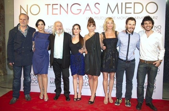 Montxo Armendáriz, Lluís Homar, Rubén Ochandiano, Javier Pereira, Belén Rueda, Cristina Plazas, Michelle Jenner and Núria Gago in No tengas miedo (2011)