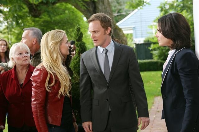 Still of Jennifer Morrison, Lana Parrilla and David Anders in Once Upon a Time (2011)