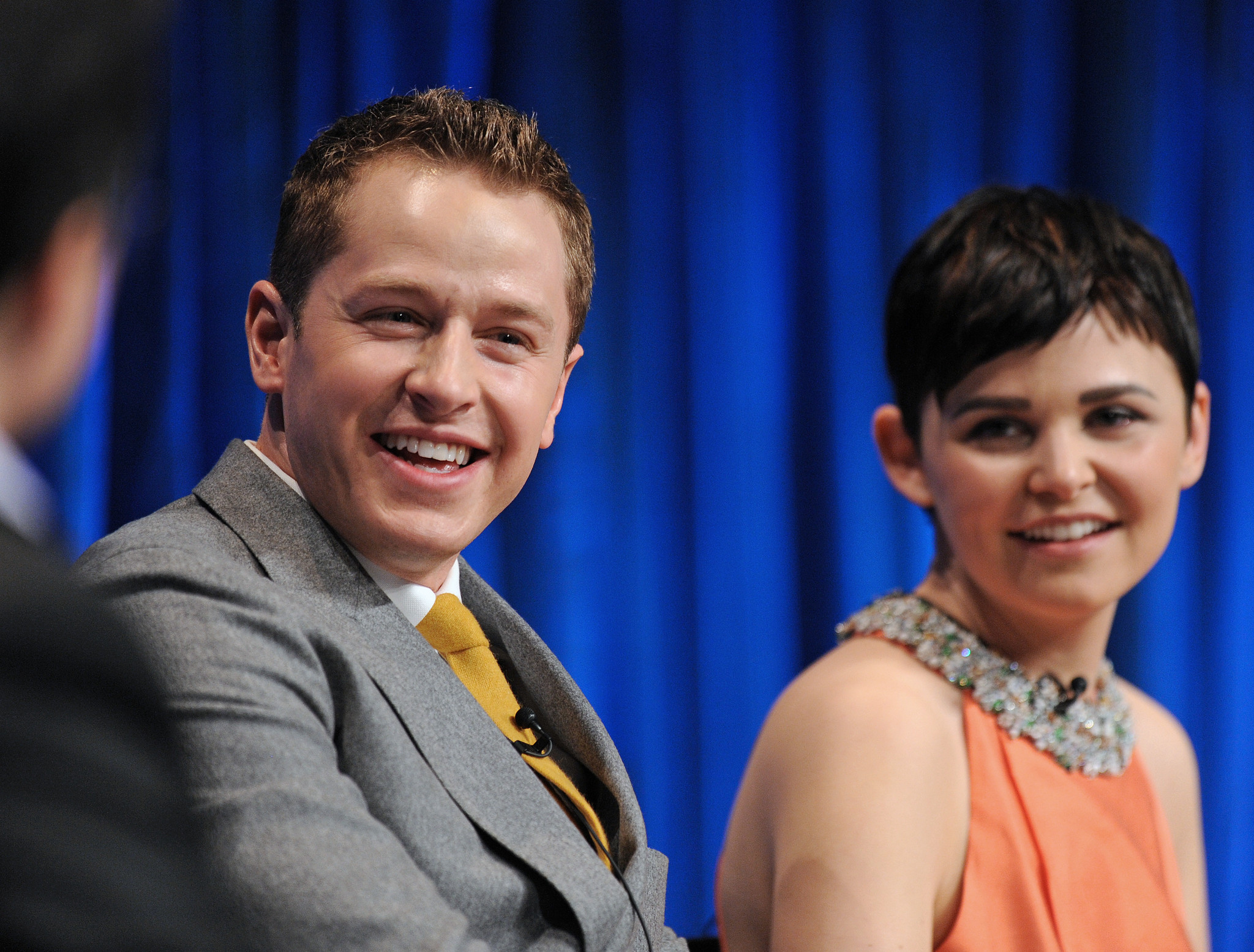 Ginnifer Goodwin and Josh Dallas at event of Once Upon a Time (2011)