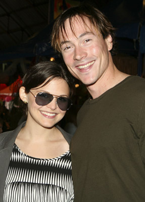 Chris Klein and Ginnifer Goodwin