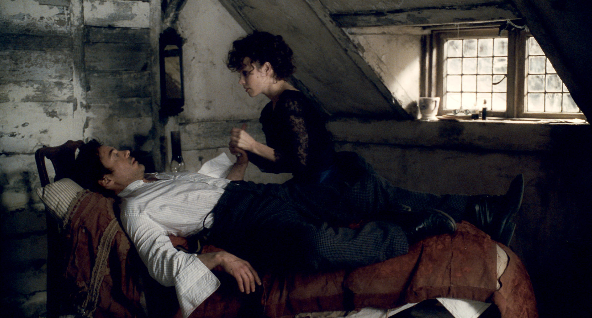 Still of Robert Downey Jr. and Rachel McAdams in Sherlock Holmes (2009)