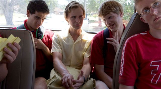 Still of Luke Ford and Rhys Wakefield in The Black Balloon (2008)