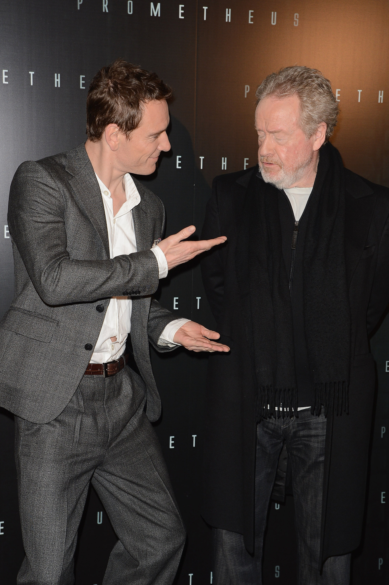 Ridley Scott and Michael Fassbender at event of Prometejas (2012)