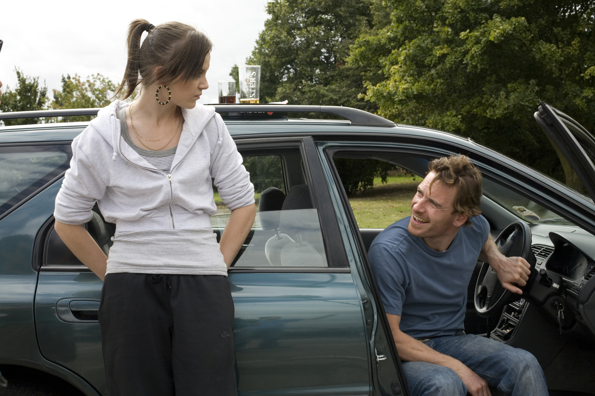 Still of Michael Fassbender and Katie Jarvis in Fish Tank (2009)