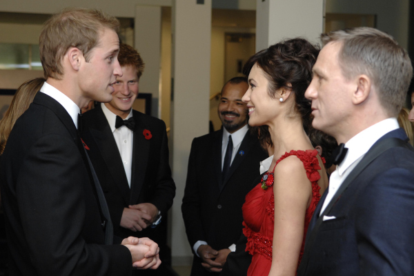 Daniel Craig, Prince William Windsor and Olga Kurylenko at event of Paguodos kvantas (2008)