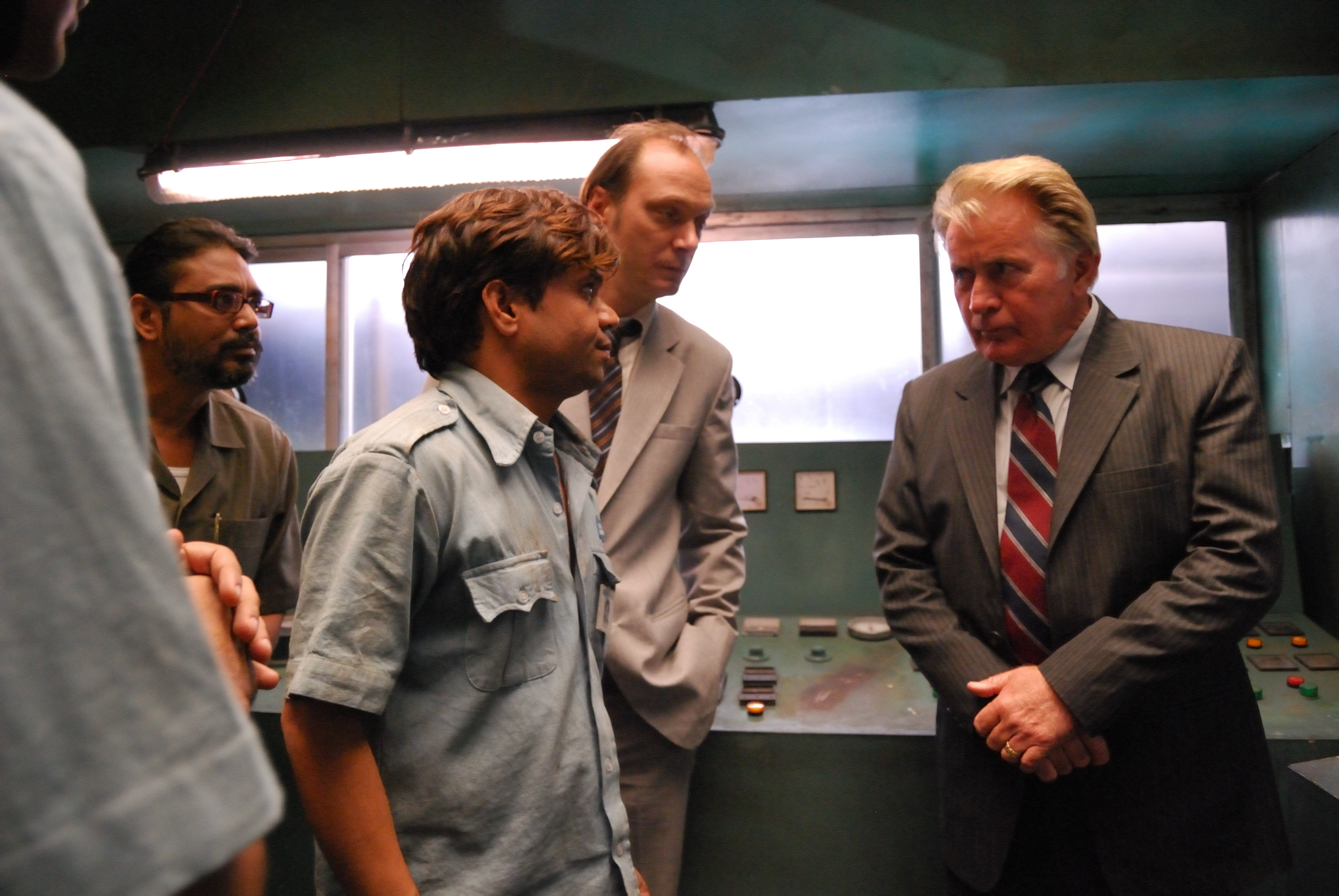 Martin Sheen and Rajpal Yadav in Bhopal: A Prayer for Rain (2014)