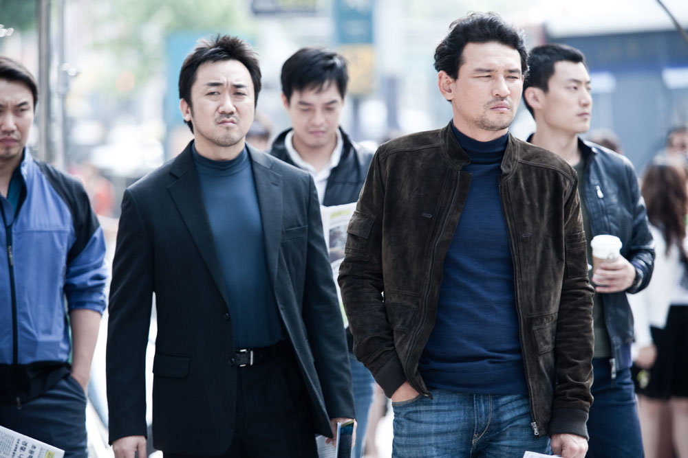 Still of Jeong-min Hwang and Dong-seok Ma in Boo-dang-geo-rae (2010)