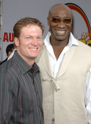 Michael Clarke Duncan and Dale Earnhardt Jr. at event of Talladega Nights: The Ballad of Ricky Bobby (2006)