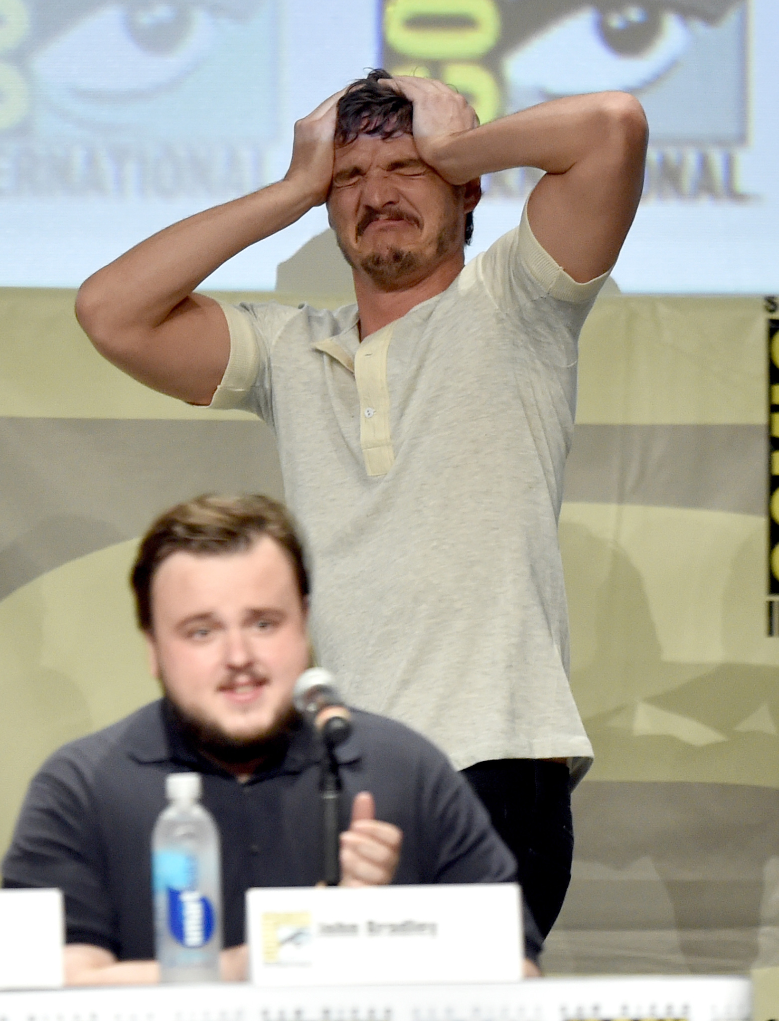 Pedro Pascal and John Bradley at event of Sostu karai (2011)