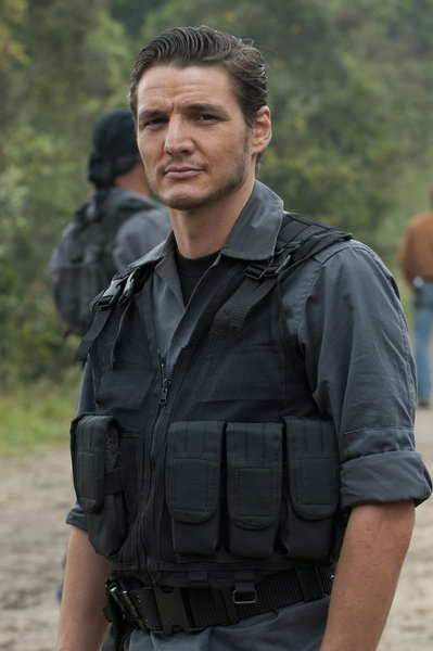 Still of Pedro Pascal in Burn Notice: The Fall of Sam Axe (2011)