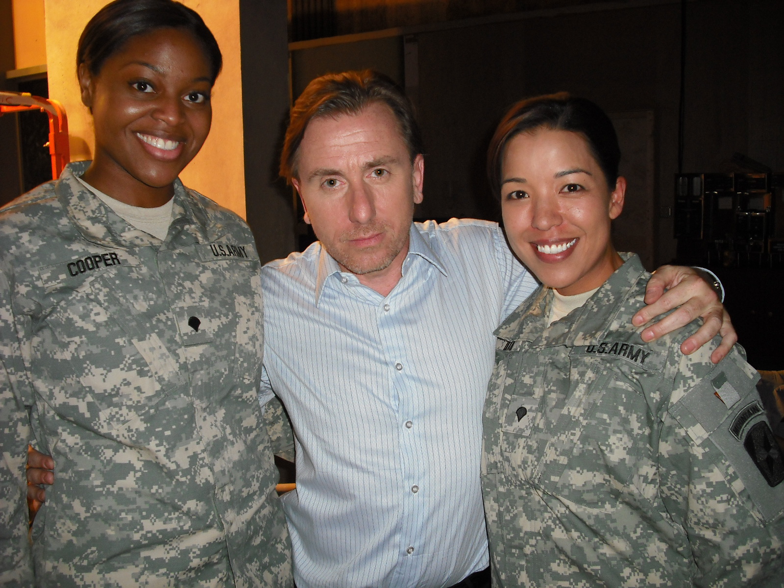 Nicole Pettis, Tim Roth, Lydia Castro on the set of LIE TO ME.