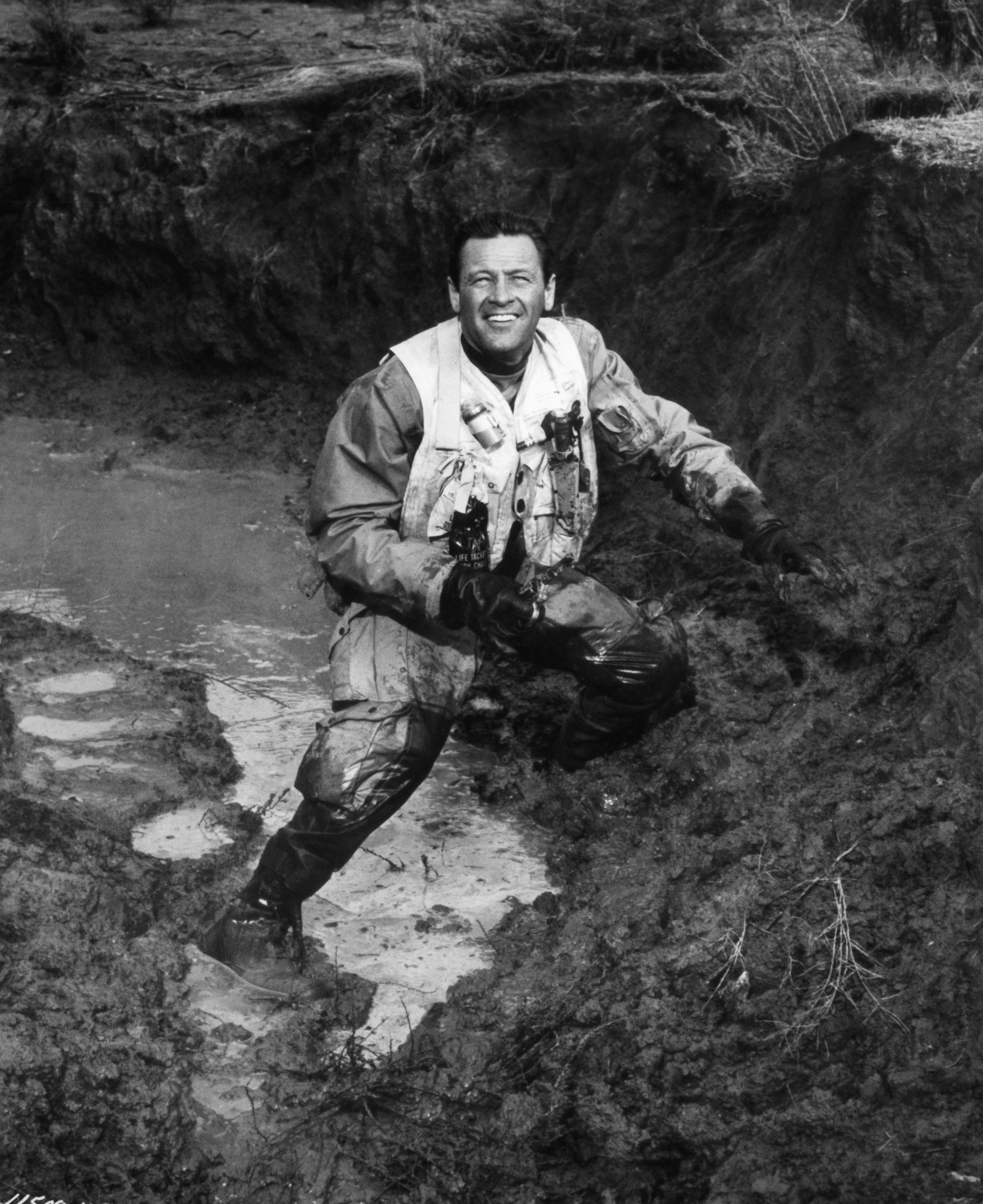 Still of William Holden in The Bridges at Toko-Ri (1954)