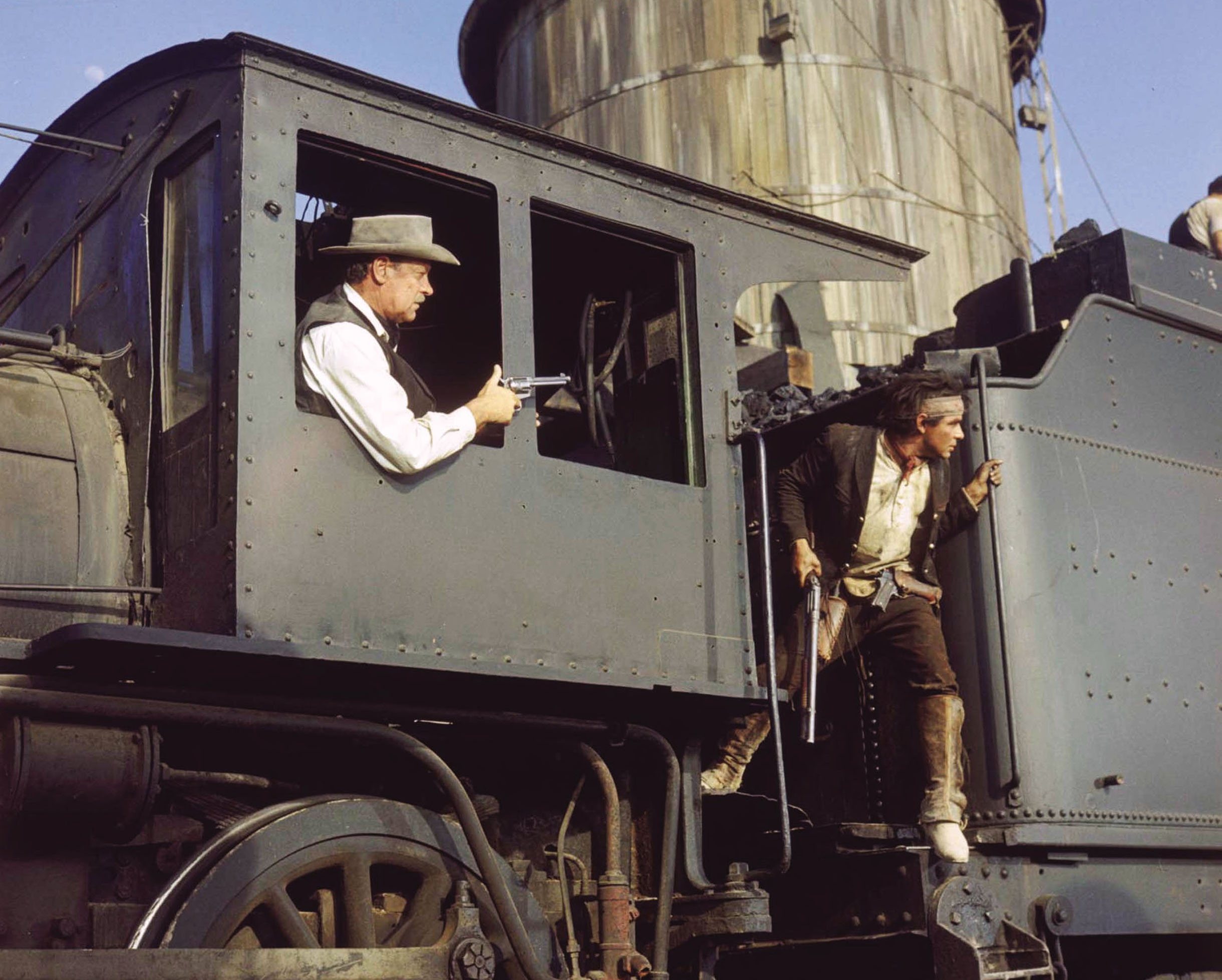 Still of William Holden and Jaime Sánchez in The Wild Bunch (1969)