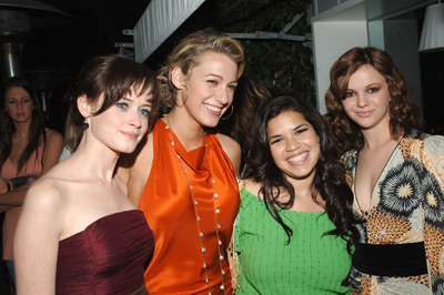Alexis Bledel, Blake Lively, Amber Tamblyn and America Ferrera at event of The Sisterhood of the Traveling Pants (2005)