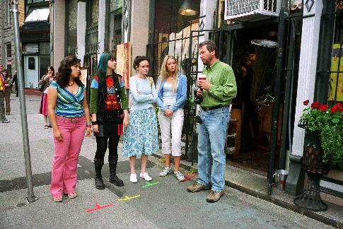 Alexis Bledel, Ken Kwapis, Blake Lively, Amber Tamblyn and America Ferrera in The Sisterhood of the Traveling Pants (2005)