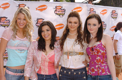 Alexis Bledel, Blake Lively, Amber Tamblyn and America Ferrera at event of Nickelodeon Kids' Choice Awards '05 (2005)
