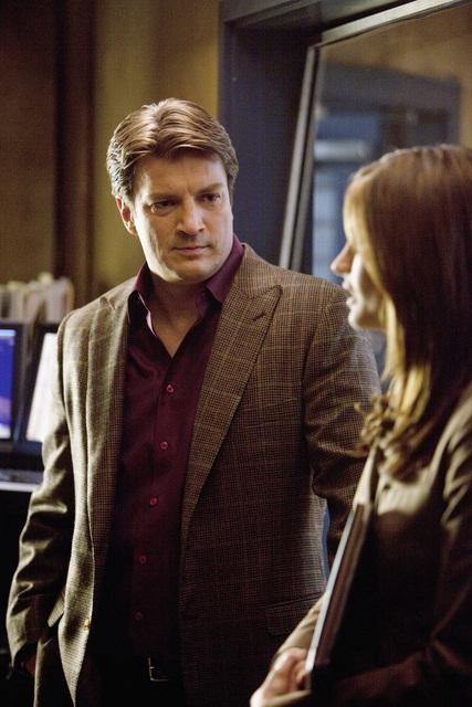 Still of Nathan Fillion and Stana Katic in Kastlas (2009)