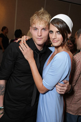 Stana Katic and Toby Hemingway at event of Feast of Love (2007)