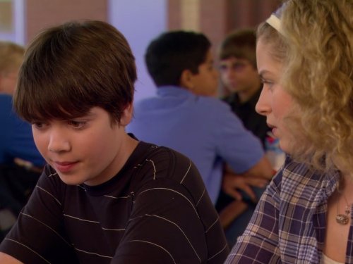 Still of Alexander Gould and Allie Grant in Weeds (2005)