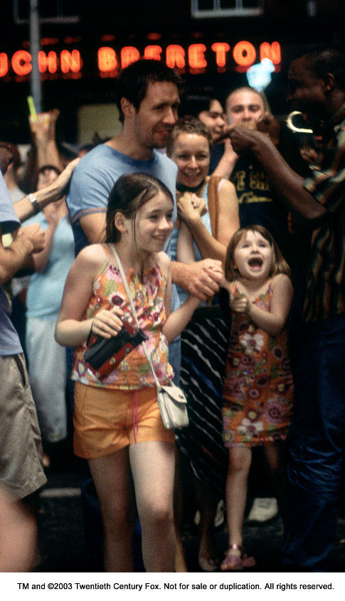 Still of Sarah Bolger, Paddy Considine, Samantha Morton and Emma Bolger in In America (2002)