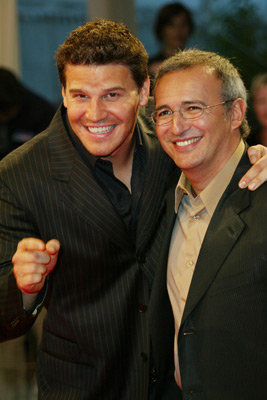 David Boreanaz and Jon Sherman at event of I'm with Lucy (2002)