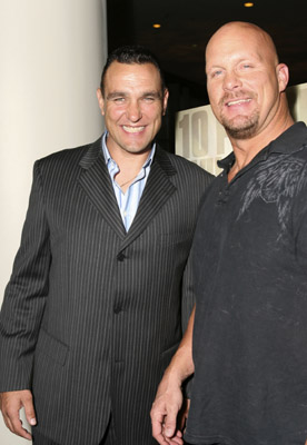 Vinnie Jones and Steve Austin at event of Pasmerktieji (2007)