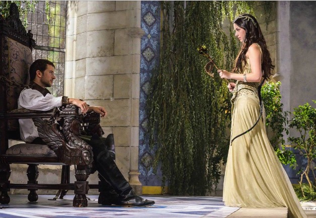Luke Roberts as Simon Westbrook with Adelaide Kane in Reign