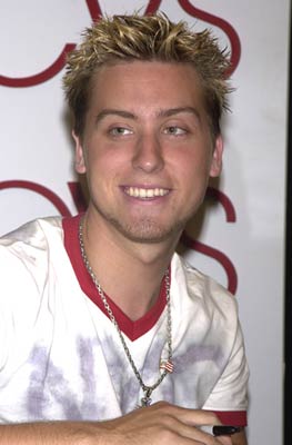 Lance Bass and Joey Fatone at event of On the Line (2001)