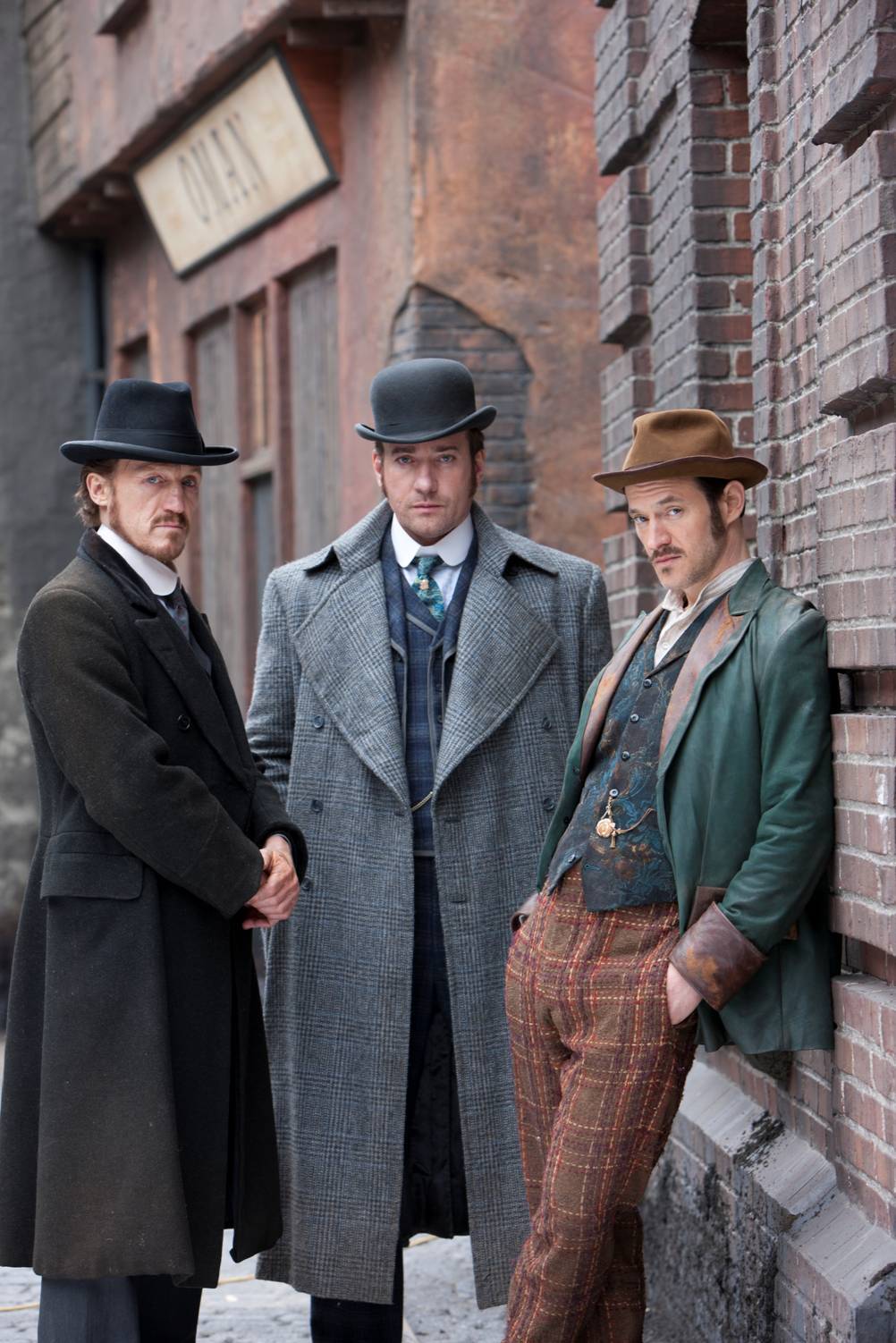 Still of Jerome Flynn, Matthew Macfadyen and Adam Rothenberg in Ripper Street (2012)