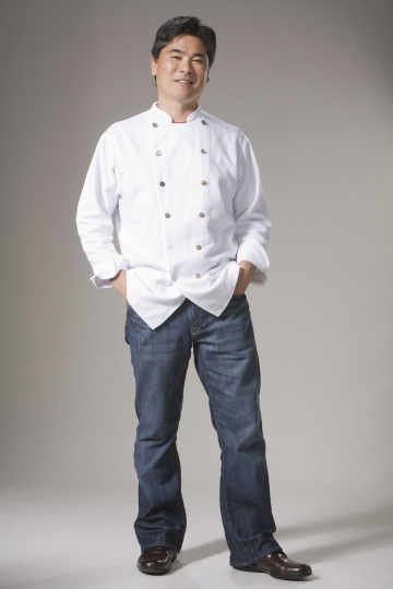 Still of Roy Yamaguchi in Top Chef Masters (2009)